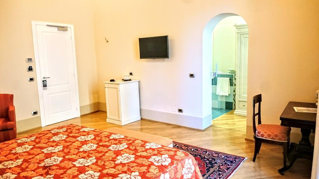 Casa Isolani Luxury Rooms Piazza Maggiore Болоня Екстериор снимка