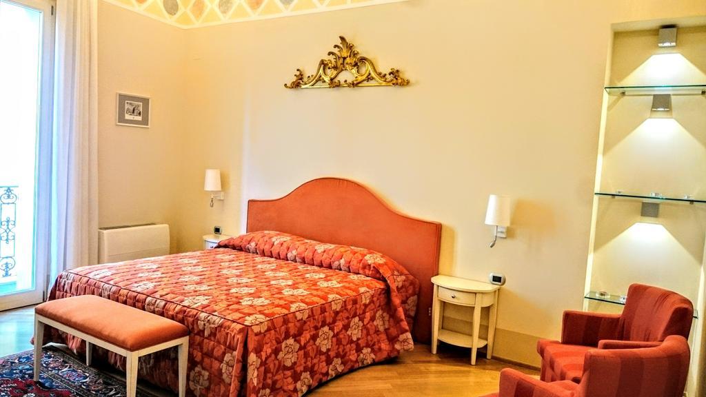 Casa Isolani Luxury Rooms Piazza Maggiore Болоня Екстериор снимка
